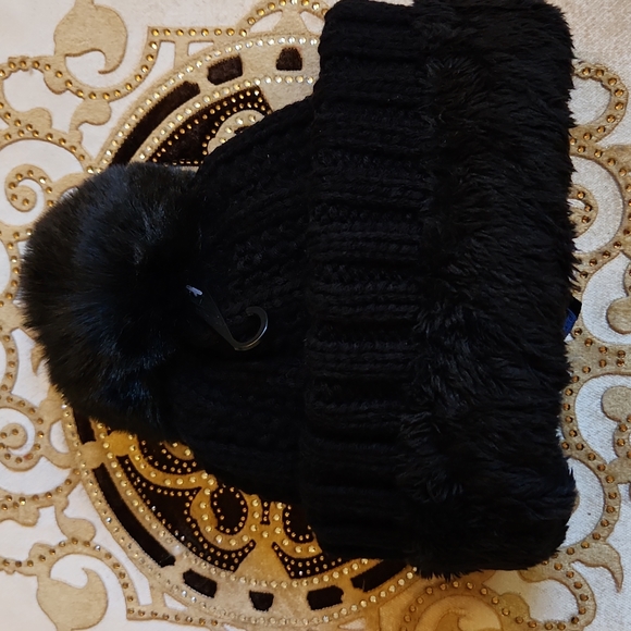 NEW UGG HAT AND INFINITY SCARF SET - Picture 4 of 4